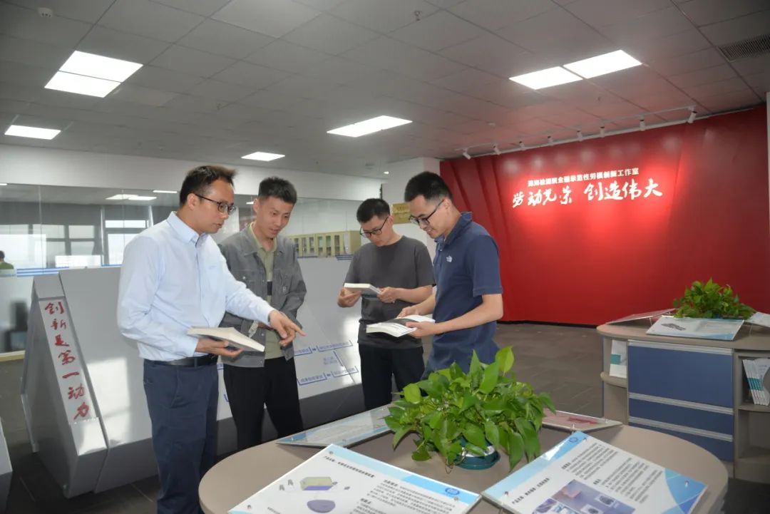 中國(guó)特檢究院任崇寶博士一行到安粵公司參觀(guān)指導(dǎo)工作